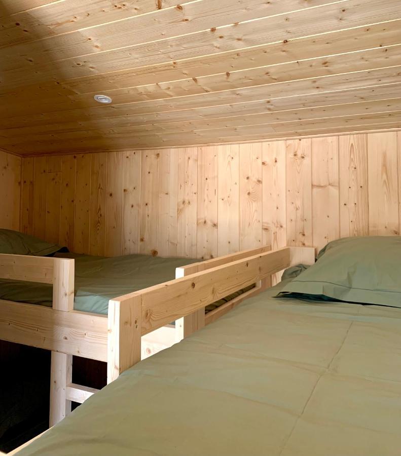 La Petite Auberge Insolite Saint-Affrique Bagian luar foto