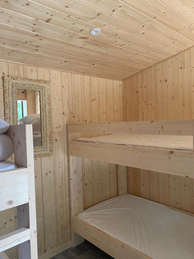 La Petite Auberge Insolite Saint-Affrique Bagian luar foto